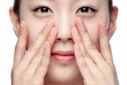 夏季臉上長痘痘怎么調理？護膚老師告訴你夏季祛痘技巧輕松去掉臉上痘痘